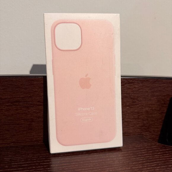 Apple iPhone 13 Silicone Case - Chalk Pink - Picture 1 of 4